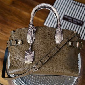 Gorgeous Henri Bendel Carlyle Convertible Handbag EUC | Desert Palm & Snake